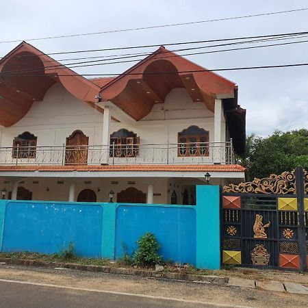 Hb Budget Rest Hotel Jaffna Bagian luar foto