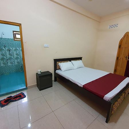 Hb Budget Rest Hotel Jaffna Bagian luar foto