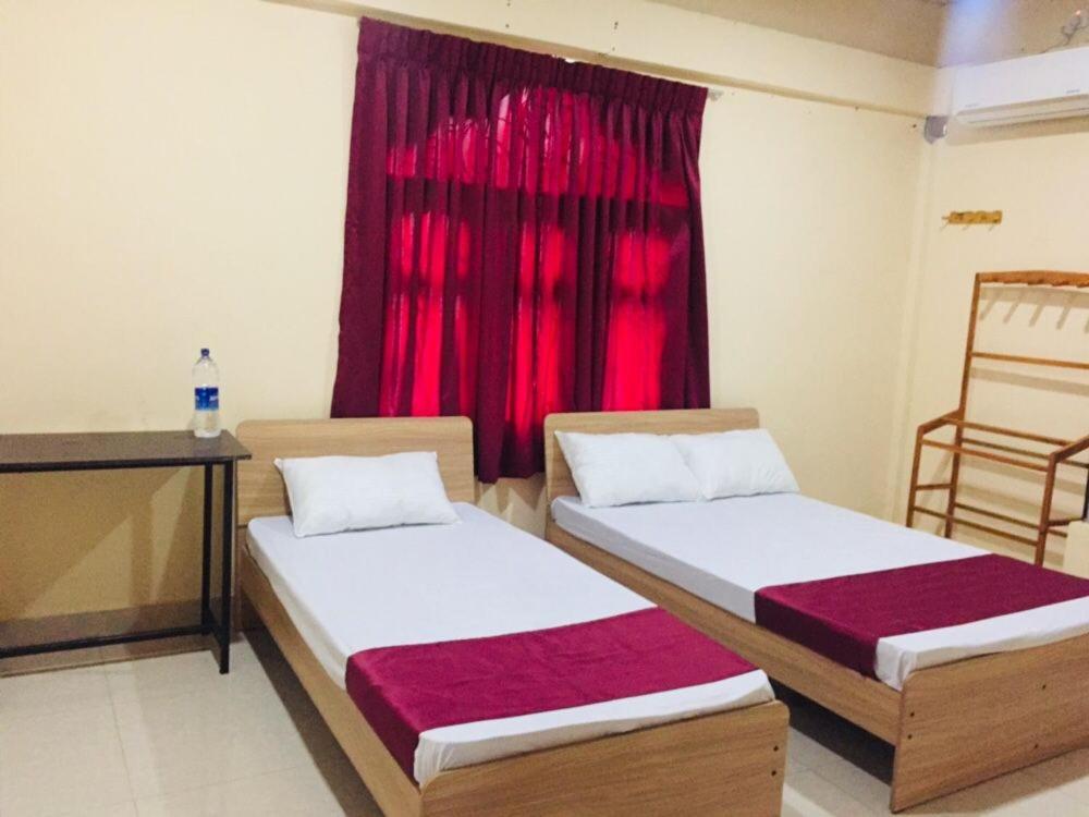 Hb Budget Rest Hotel Jaffna Bagian luar foto