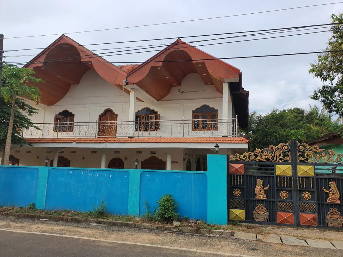 Hb Budget Rest Hotel Jaffna Bagian luar foto